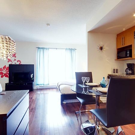Square Victoria Apartments By Corporatestays มอนทรีอัล ภายนอก รูปภาพ